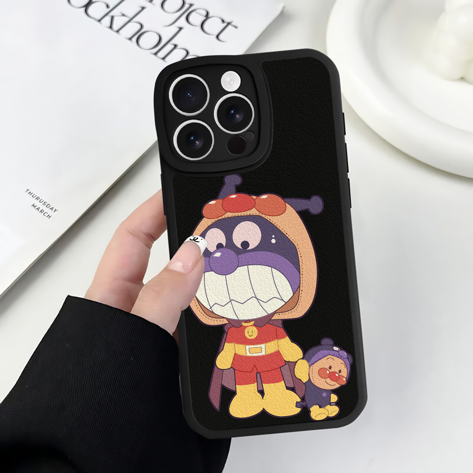 （画像用） アンパンマン Anpanman 【iPhone 16シリーズ対応】シリコンスマホケース（レザー調） 材質：シリコン